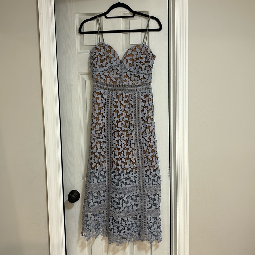 Lace cocktail dress in lavender size 4